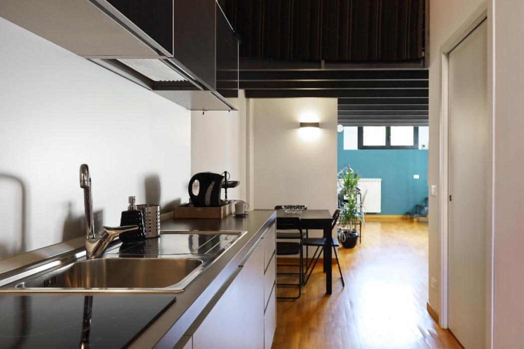 Paki Home Nel Cuore Dei Navigli Di Milano Exterior foto